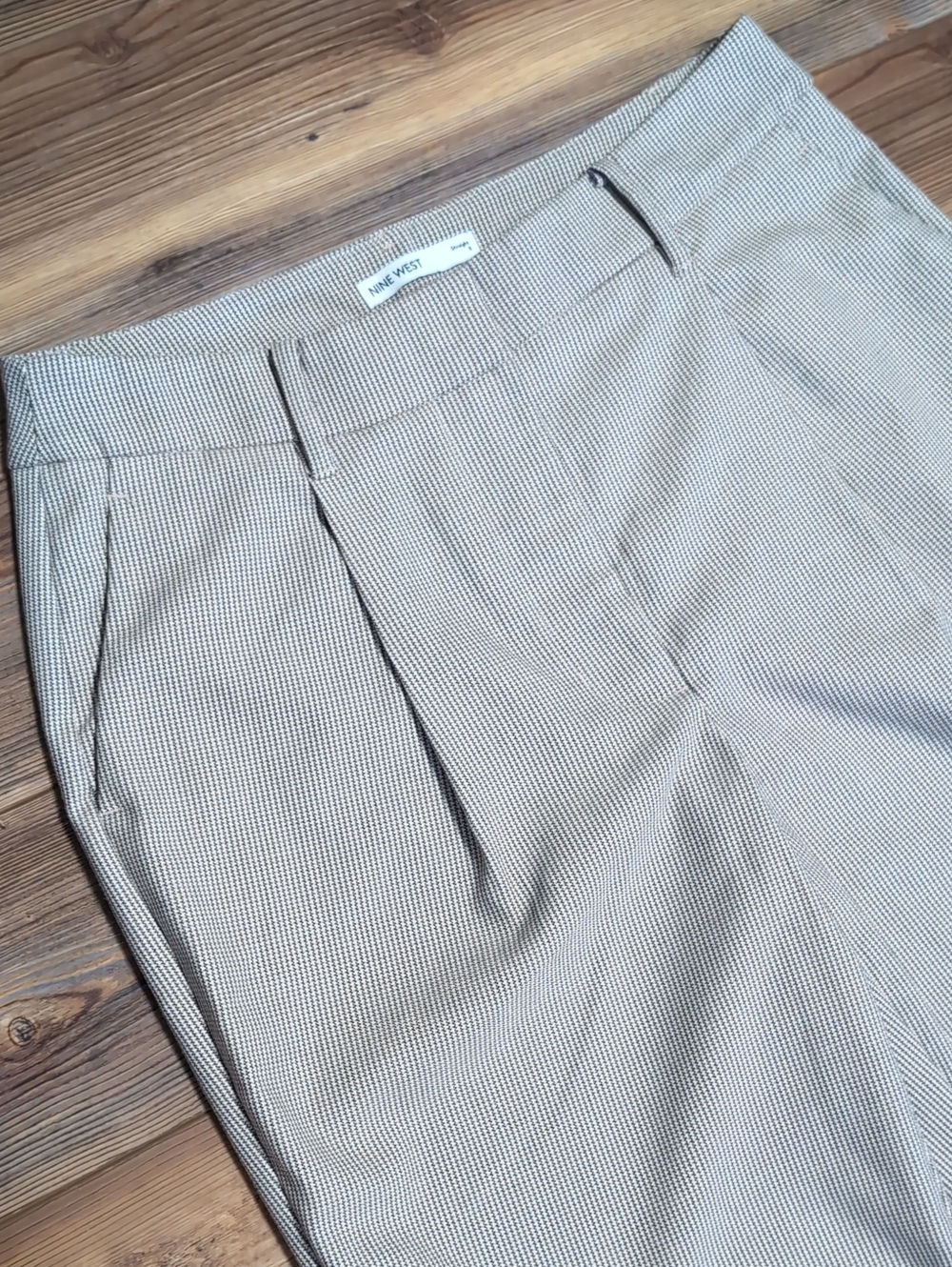 High Rise Micro-Check Flat Front Pleated Pants Sz 8, 29"Inseam, 12" Rise